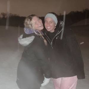 Meet your Posher, Emelia